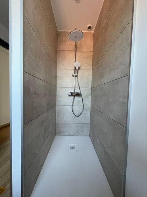 Elegant Proche Apartment